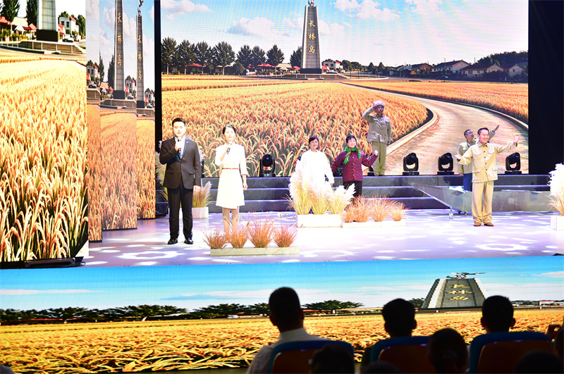 五九七农场带来的《这条路》，展现拓荒者用脚步丈量忠诚、用生命守护信仰的坚守与传承 侯文.jpg