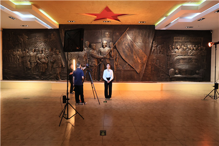 《百年党史"潮"青年》摄制组到共青拍摄录制